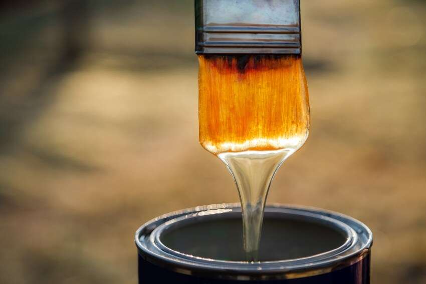 Es lohnt sich, gleich von Anfang an auf ein hochwertiges Abbeizmittel zu setzen Es lohnt sich, gleich von Anfang an auf ein hochwertiges Abbeizmittel zu setzen