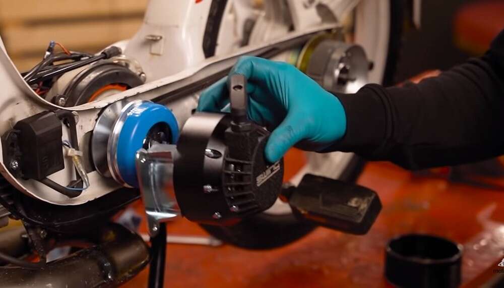 Die Montage eines Seilzugstarters ist vergleichsweise unkompliziert Die Montage eines Seilzugstarters ist vergleichsweise unkompliziert