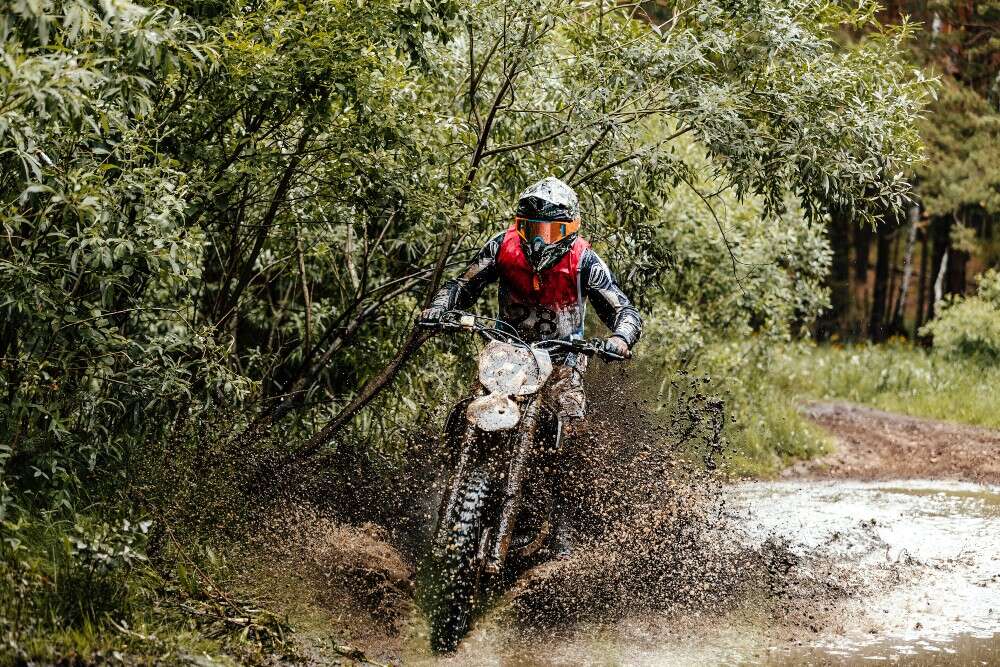 Es liegt in der Natur der Sache, dass beim Crossfahren viel Dreck im Luftfilter landet Es liegt in der Natur der Sache, dass beim Crossfahren viel Dreck im Luftfilter landet