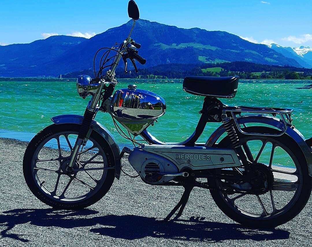 Hercules von Samuel - Das Entdrosseln ist beim Mofa leider mit etwas Aufwand verbunden Hercules von Samuel - Das Entdrosseln ist beim Mofa leider mit etwas Aufwand verbunden