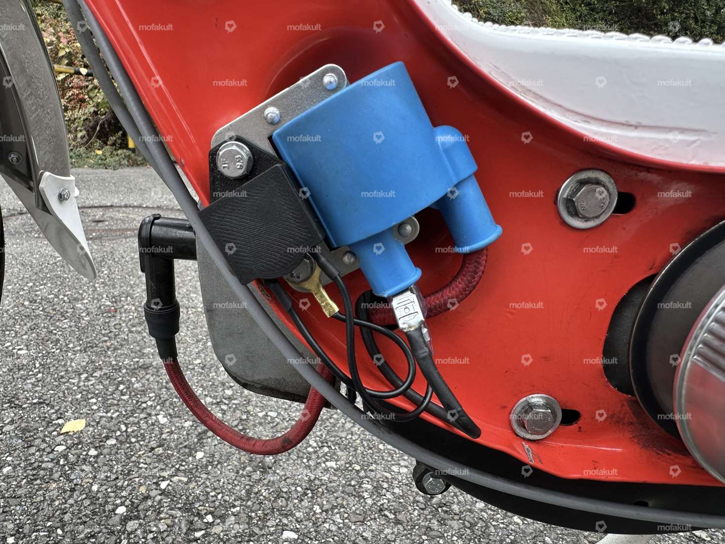 Condensateur d'allumage extérieur | Piaggio Ciao, SI, Bravo, Boxer Carousel Image 3