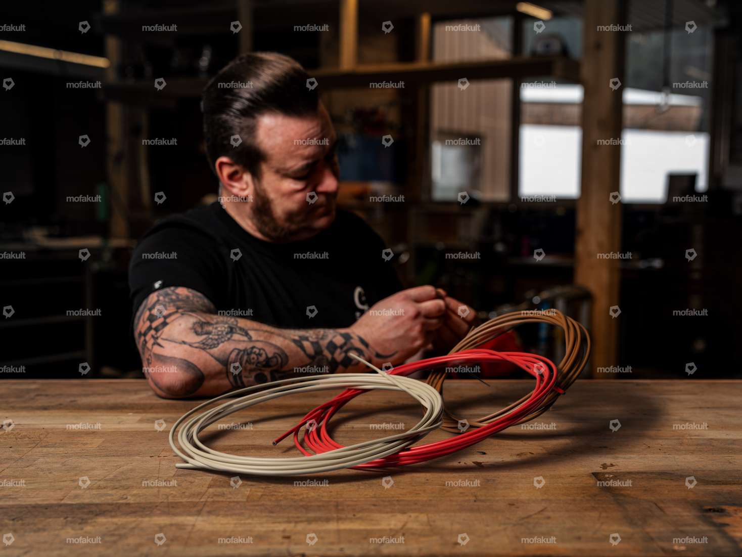 Les câbles Siggnature remplacent les interrupteurs manuels (avec choix de couleur) PTFE Carousel Image 1