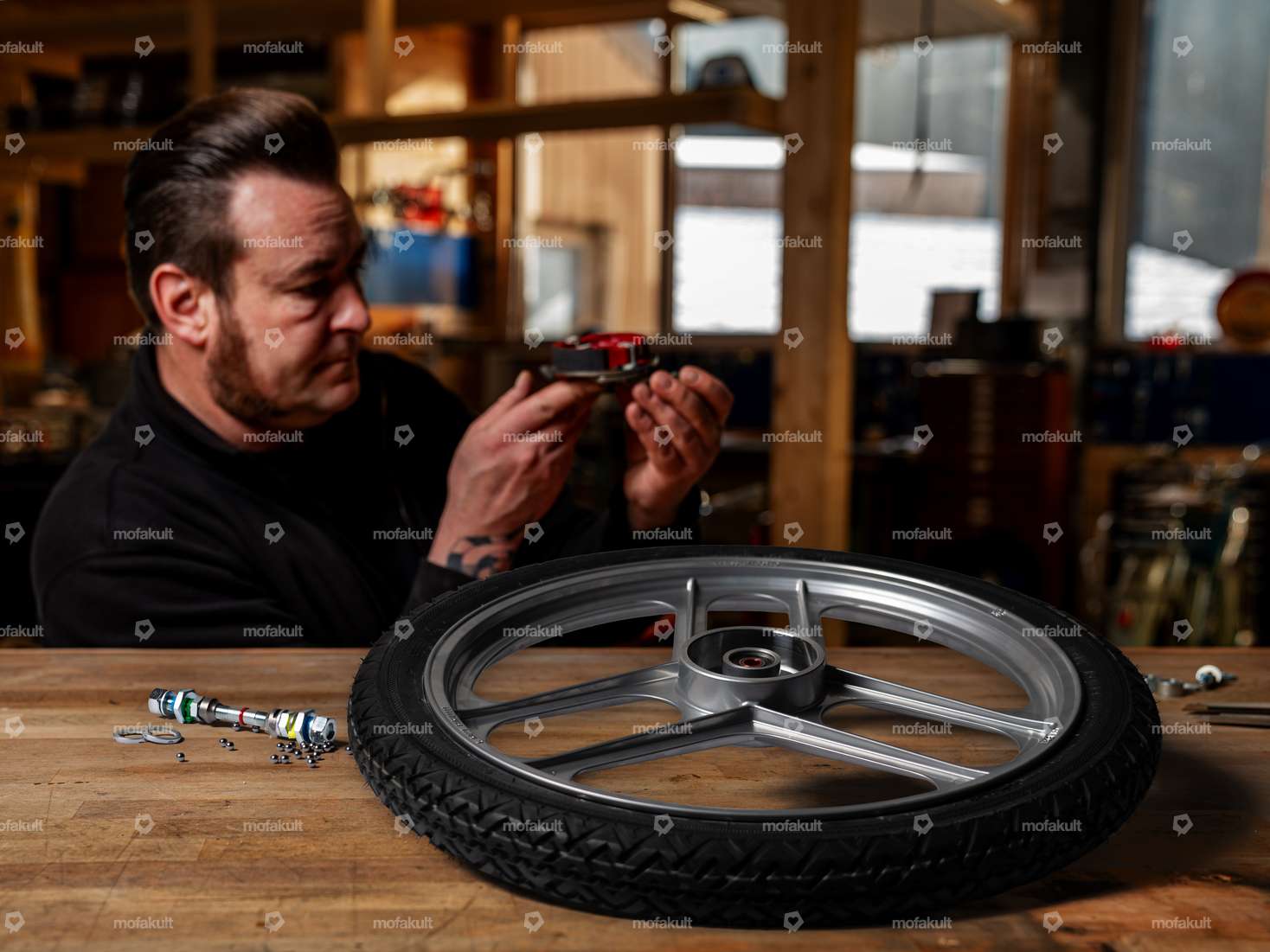 Siggnature Révision du moyeu (roulement conique) roue avant | Pony GTX, Cross 521 Carousel Image 1