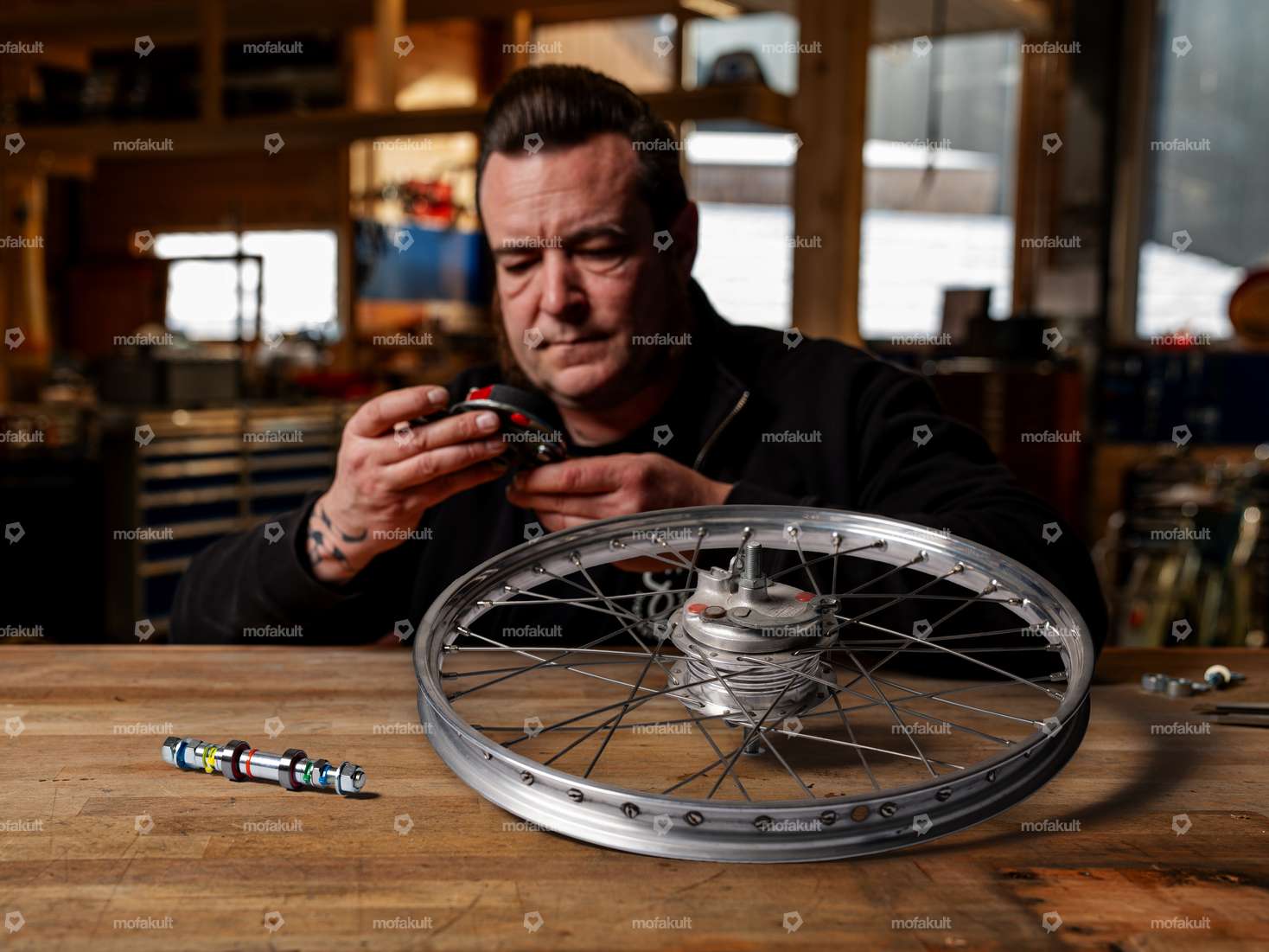 Siggnature Révision du moyeu (roulement à billes à rainures) Jante à rayons avant | Puch Carousel Image 1