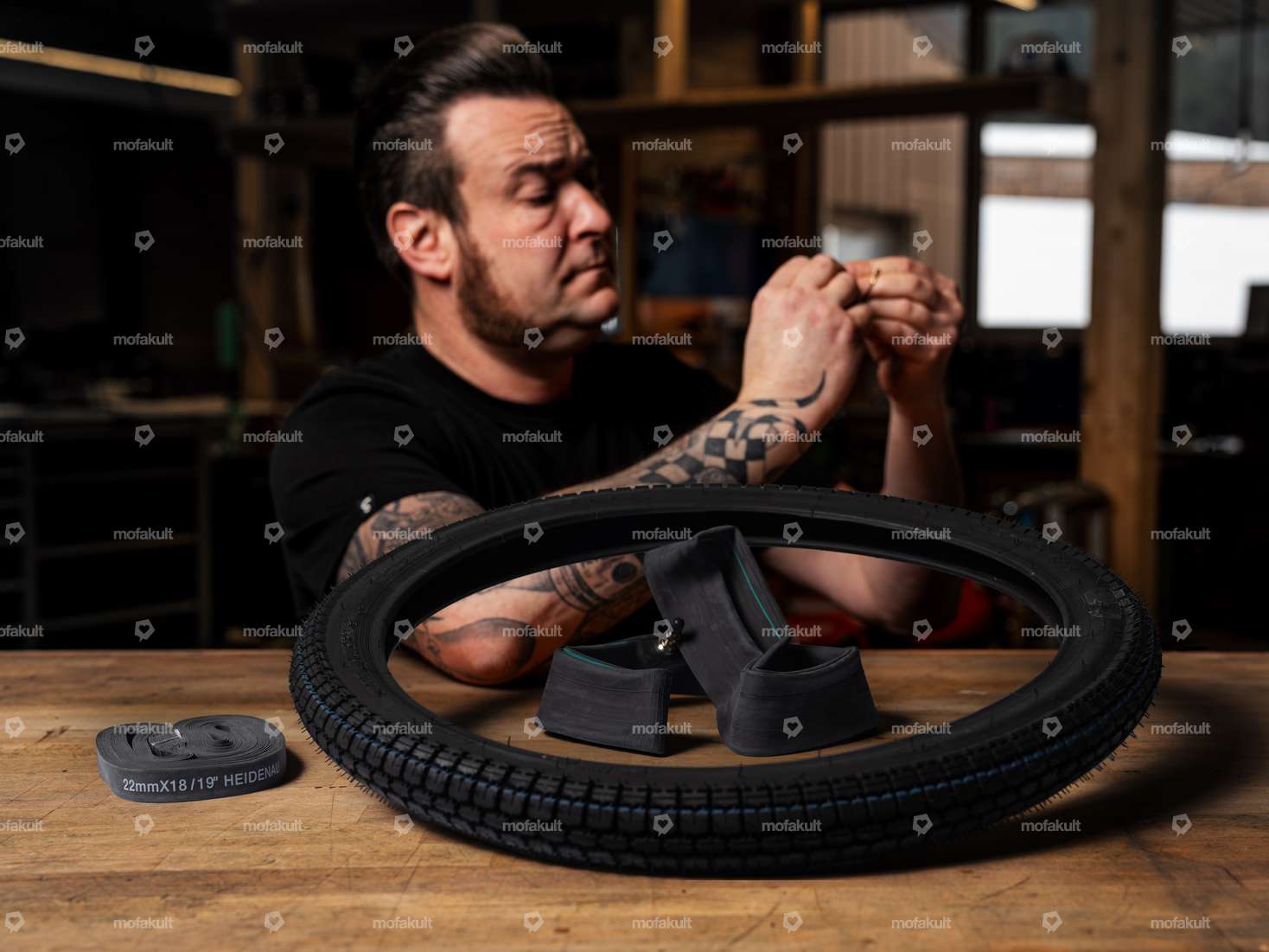 Changement de chambre à air et de pneu Siggnature Roue à rayons 19 Carousel Image 1