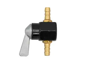 Robinet d'essence droit Pièce intermédiaire noire Robinet d'essence droit Pièce intermédiaire noire