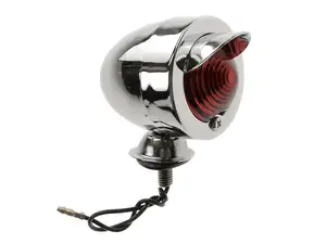 Feu arrière GPO "Arkansas" avec spoiler chromé Feu arrière GPO "Arkansas" avec spoiler chromé