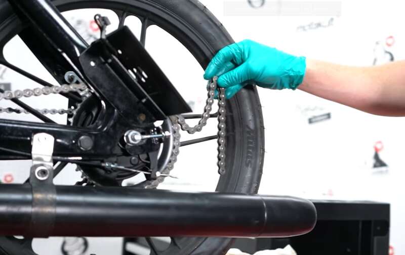 Kette am Mofa kürzen oder verlängern Kette am Mofa kürzen oder verlängern